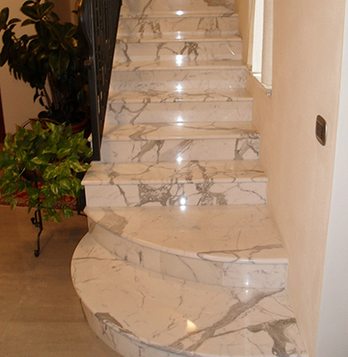 Scala in Marmo Bianco Statuario