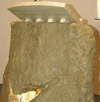 Ambone in Marmo Travertino Noce a spacco