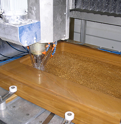 Lavorazione su lavabo in Teak Wood